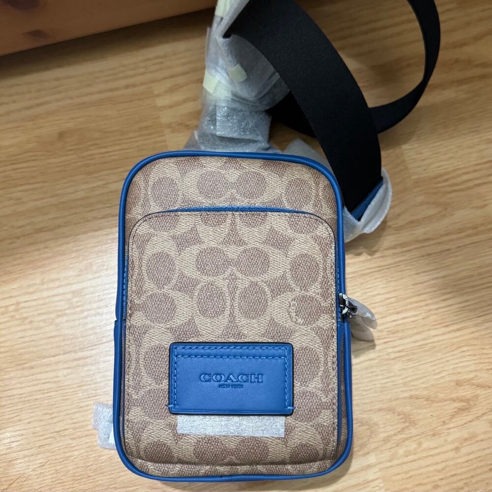 ❤️ Coach Racer Sling Pack Tan/Blue - Picture 8 of 12